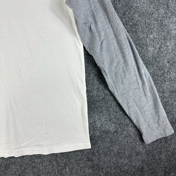 Travis Mathew Tee Shirt Mens Medium Cotton Long Sleeve White Gray Colorblock - Picture 2 of 8